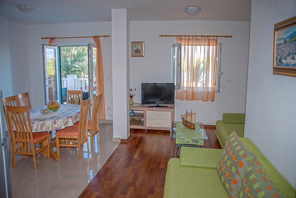 Apartment Brac Sutivan Exterior photo
